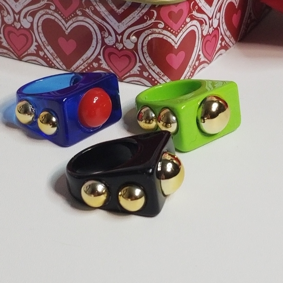 3/$30 Acrylic Geometric Shape Rings New - Picture 7 of 7